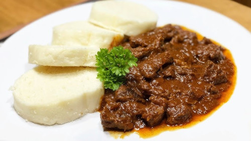 Hovädzí Guláš s knedlou