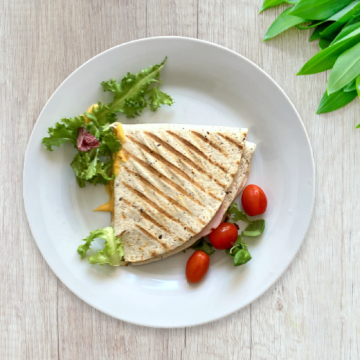 Zapečený šunkovo-syrový wrap