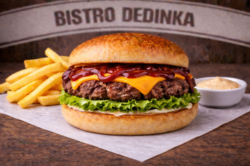 COMBO:  BBQ burger + hranolky + omáčka