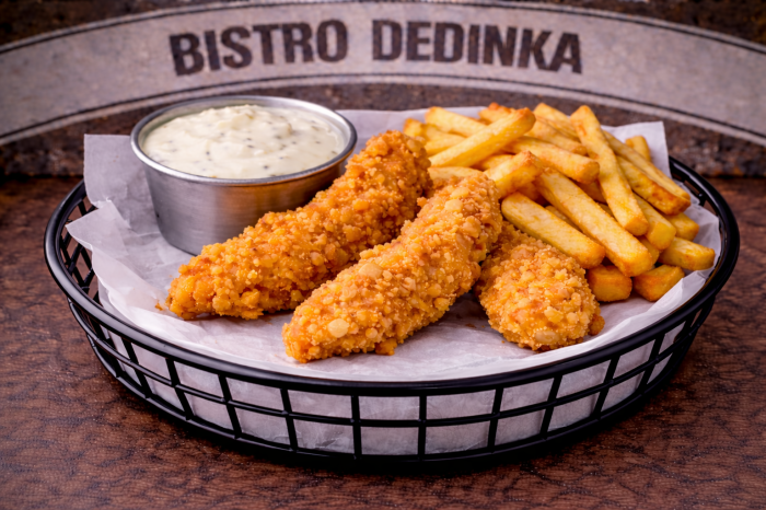 Kuracie stripsy s belgickámi hranolkami + omáčka