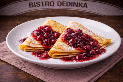 Palacinky s brusnicovou omáčkou