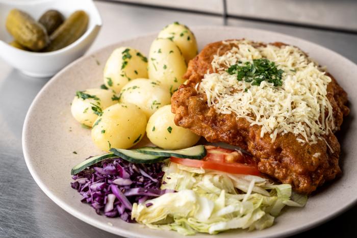 ČERNOHORSKÝ KURACÍ REZEŇ 180g - vyskladaj si podľa chuti