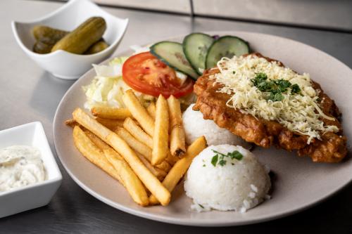 ČERNOHORSKÝ KURACÍ REZEŇ 120g - vyskladaj si podľa chuti