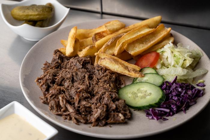 TRHANÉ HOVÄDZIE MÄSO (PULLED BEEF) 200g, - vyskladaj si podľa chuti.