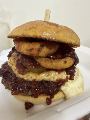 Black Angus Delux Summer Cherry Burger