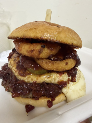 Black Angus Delux Summer Cherry Burger